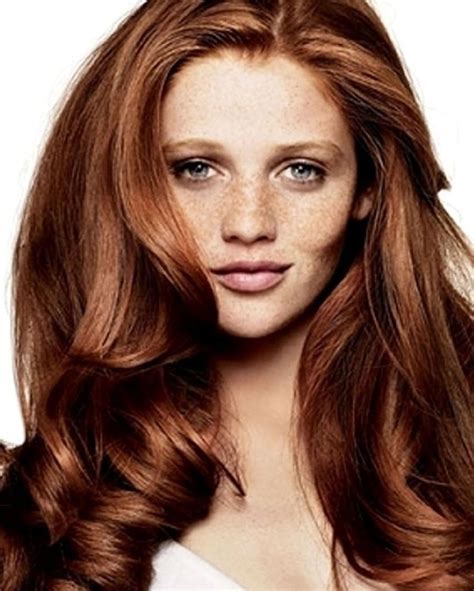 Важные аспекты заботы о волосах с рыжим оттенком: воздействие солнца, хлор и негативные воздействия окружающей среды.