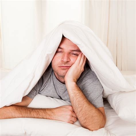 Влияние стресса и недостатка сна на формирование жировой отложений в организме мужчин