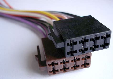 Выбор совместимых кабелей для соединения автомобильной магнитолы
