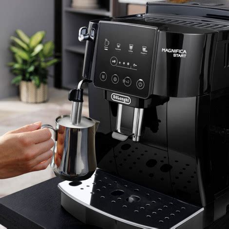 Готовим напитки на основе молока с кофемашиной Delonghi Magnifica Start