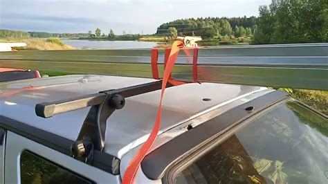 Как правильно закрепить груз на багажной системе автомобиля Lada Grant в кузове лифтбек