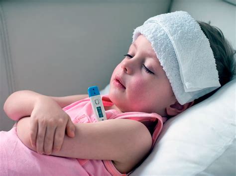 Когда следует обратиться к врачу при повышении температуры у ребенка?
