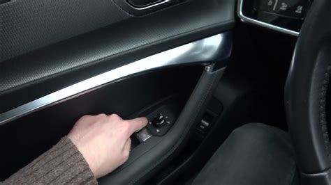 Неотъемлемые этапы проверки состояния выключателя, отвечающего за закрытие двери на автомобиле Audi A6 C5