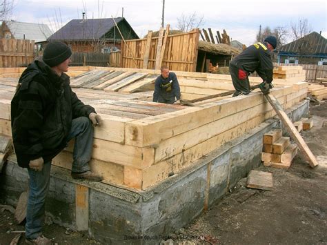 От выбора местоположения до создания фундамента: основные шаги в строительстве моста, ведущего к воротам, в виртуальном мире Minecraft