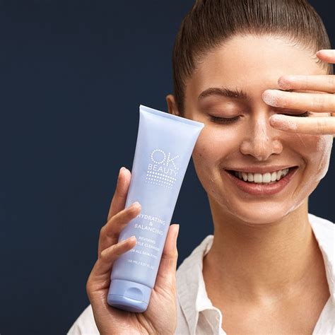 Очистка и увлажнение кожи – ключевые шаги для освежения и ухода за лицом