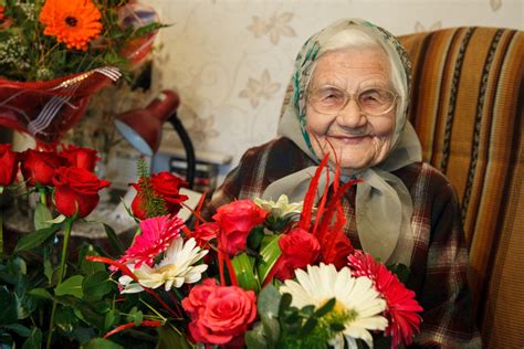 Подарите бабушке незабываемые моменты прошлого и эмоций настоящего