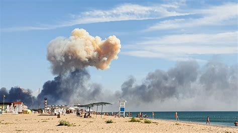 Постройка безопасных убежищ для персонажей во время атак