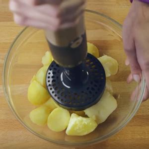 Превосходство погружного блендера в приготовлении нежного картофельного пюре