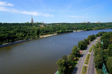 Приветствие и зимняя прогулка на набережной Москвы-реки