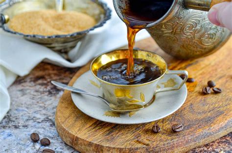 Приготовление кофе в турке