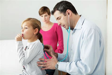 Симптомы и признаки назначения, присутствия мокроты в горле у малыша
