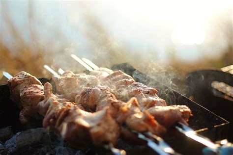 Советы по оформлению и акцентуированию вкусовых качеств шашлыка во время подачи на стол