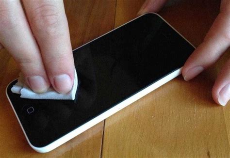 Устранение темноты на дисплее смартфона iPhone последней модели